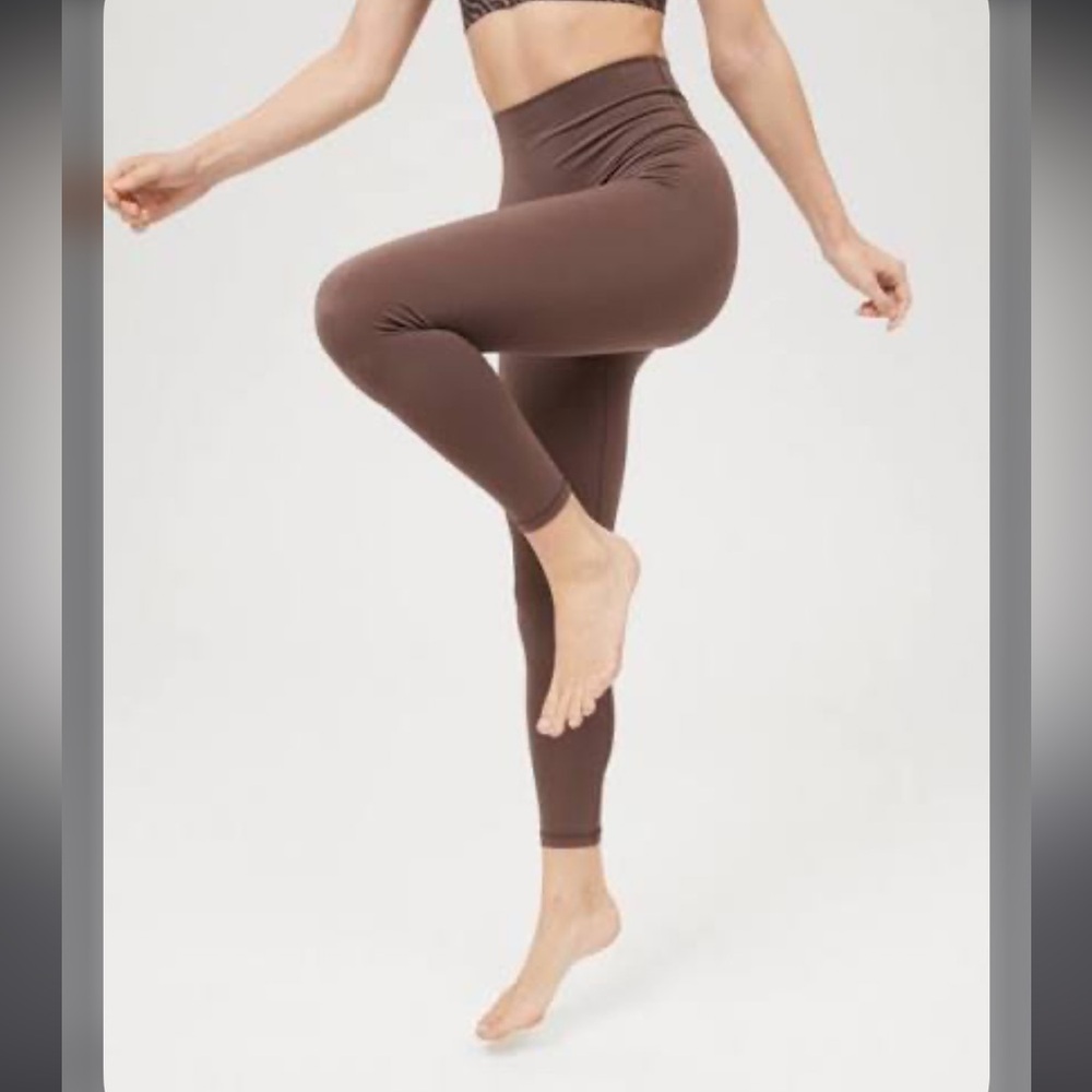 Offline by Aerie High-Waisted Brown Leggings‎
